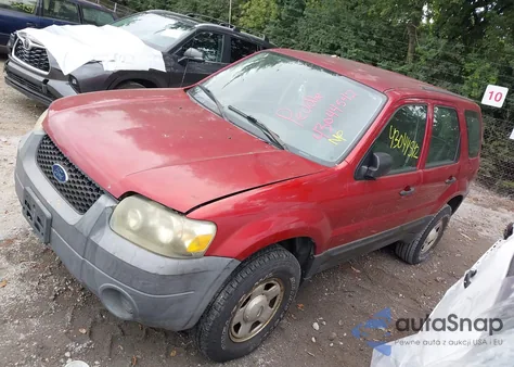 2005 Ford Escape Xls z USA, uszkodzony, nr VIN 1FMYU02Z95KA74463